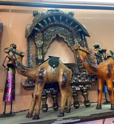 double camel for table decoration